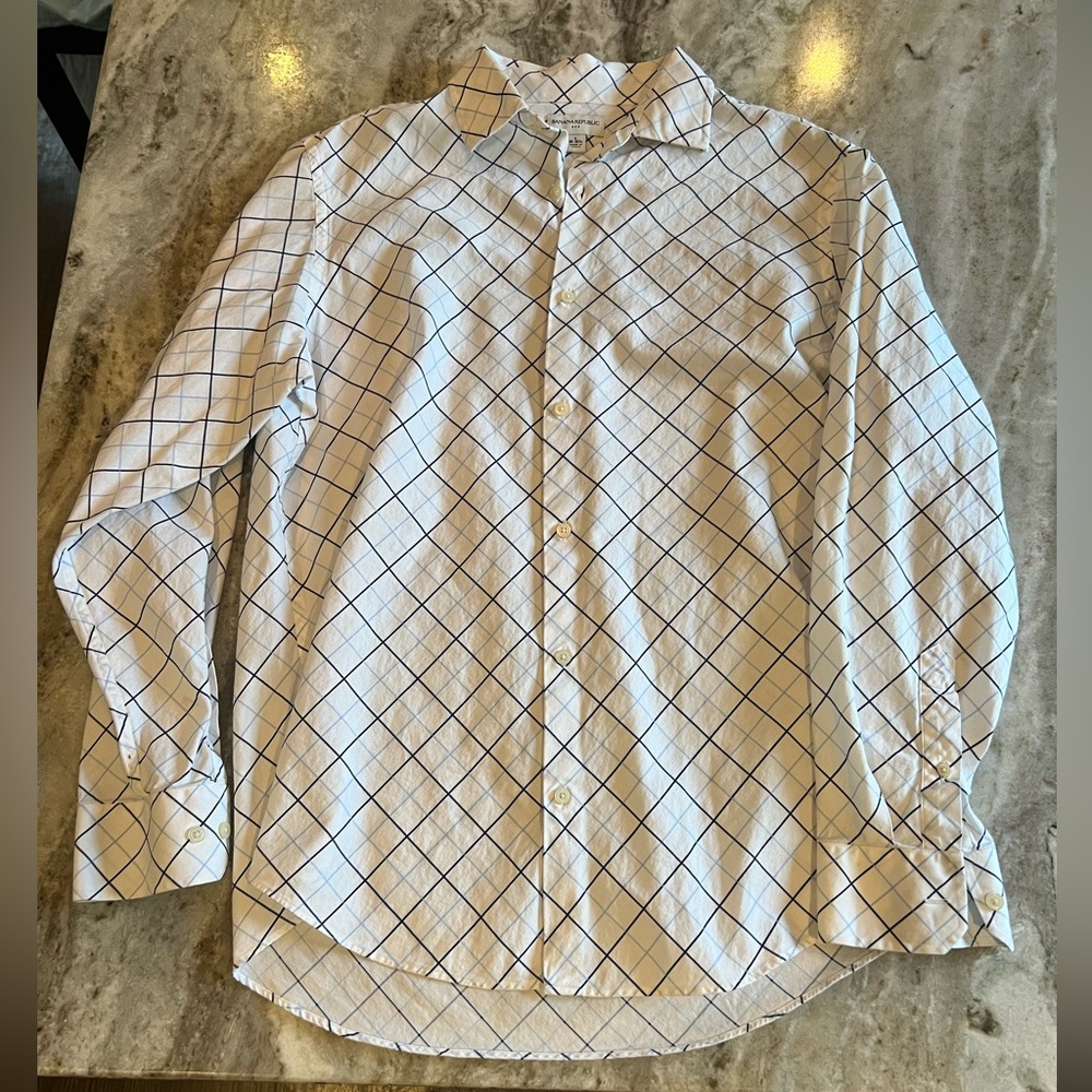 Men’s size L Banana Republic casual long sleeve button up dress shirt